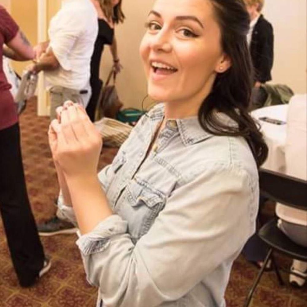 Meet your Posher, Nicole